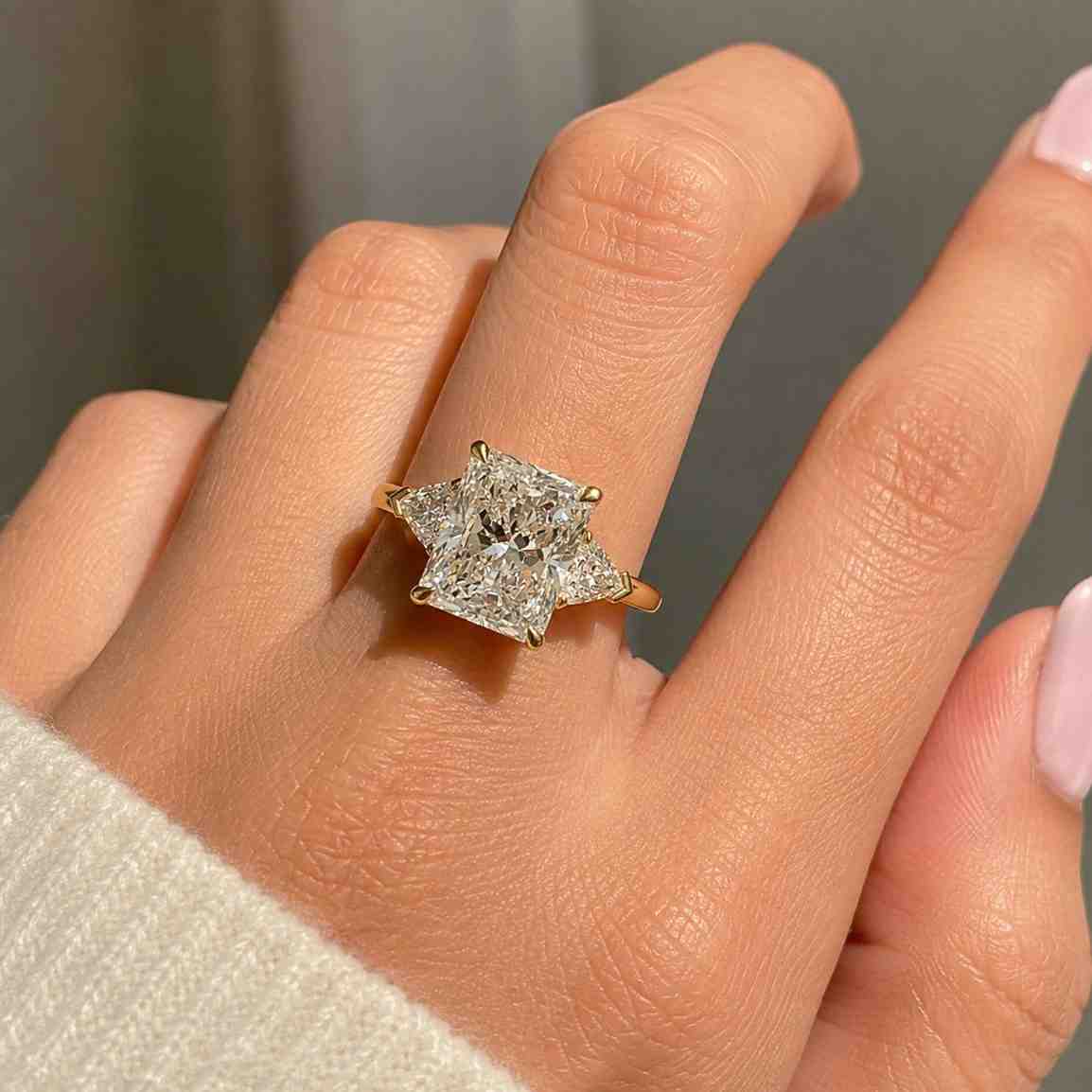 emerald & pear cut moissanite toi et moi ring, 14k white gold
