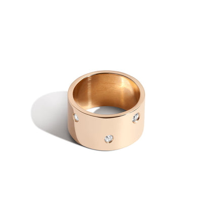 Flush_Set_Round_Cut_Moissanite_Diamond_Band_33a1b57b