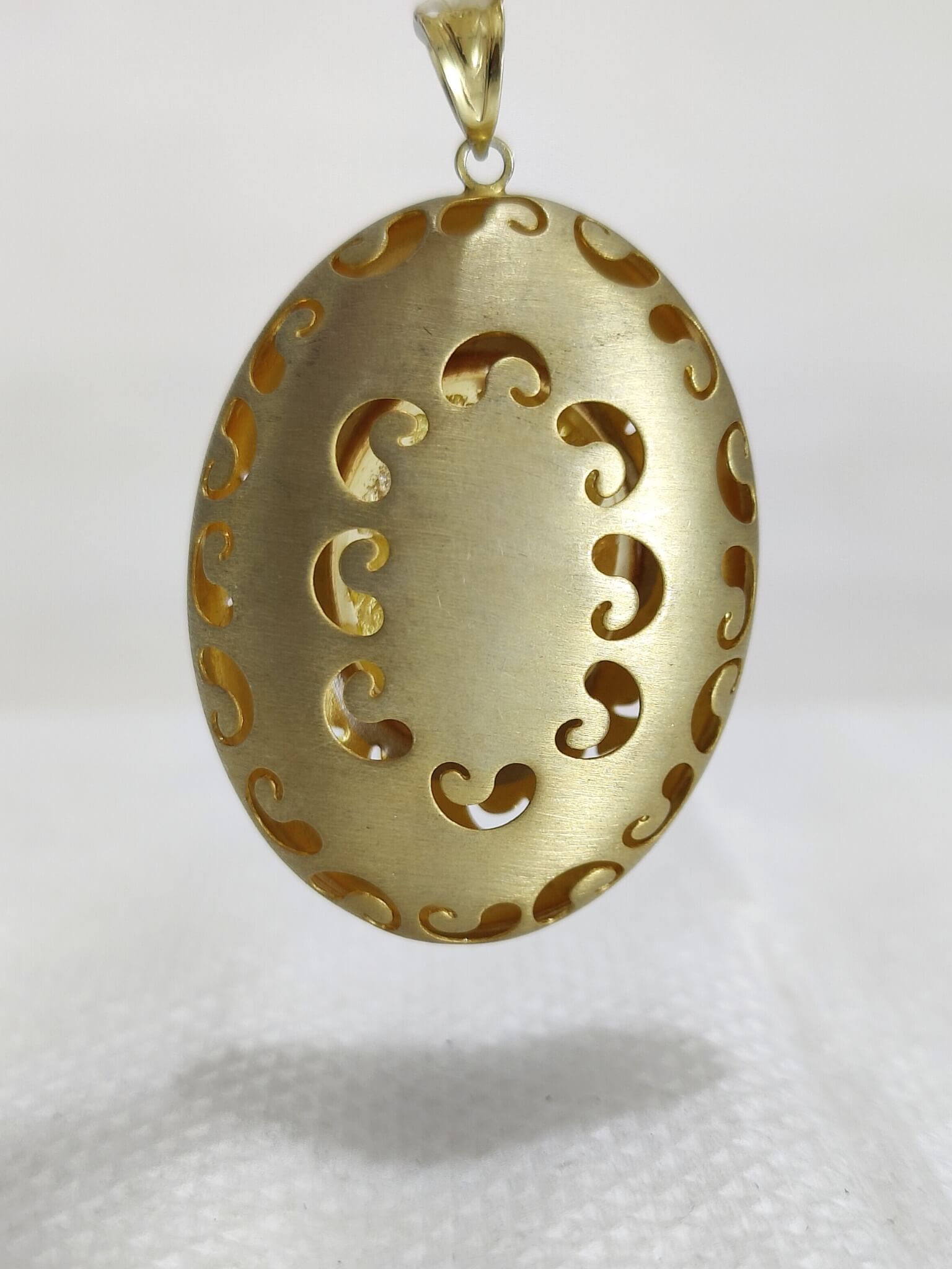 Gold Flake Vintage Pendant 