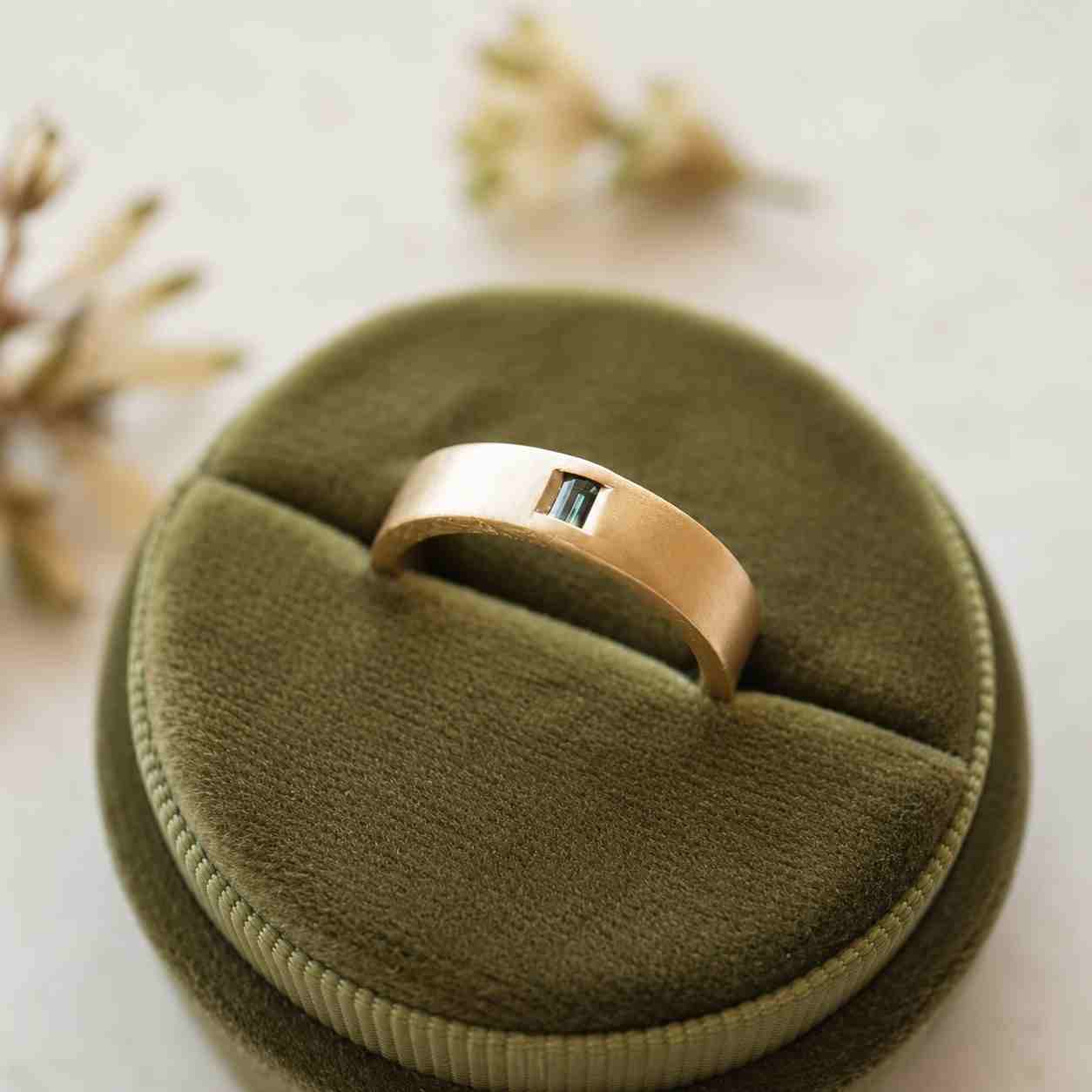 Hammered Ring Baguette Cut Emerald Wedding Band Yellow Gold Men's Wedding Ring Emerald Custom Promise Ring Anniversary Gift for Him