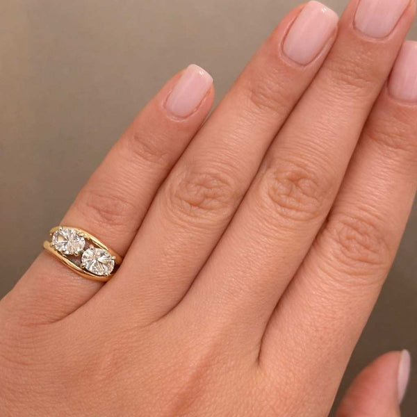Handmade Jewelry For Couple, Oval Cut Toi et Moi Ring, Unique Bypass 2CT CVD Diamond Wedding Curved Band