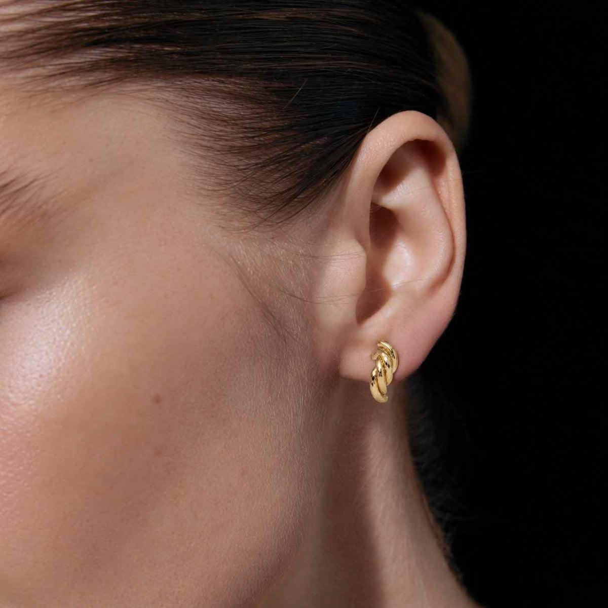 holiday glow ribbed hoop earrings – 16mm 24k gold plated | minimalist christmas jewelry | gift for her
