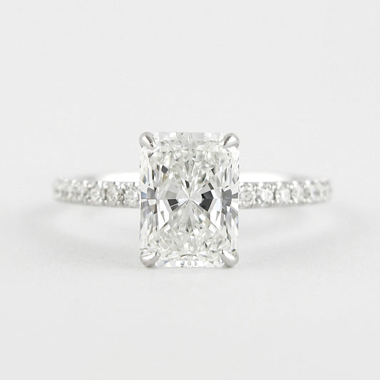 IGI Certified G Color VVS2 Clarity Lab Grown Diamond Engagement Ring