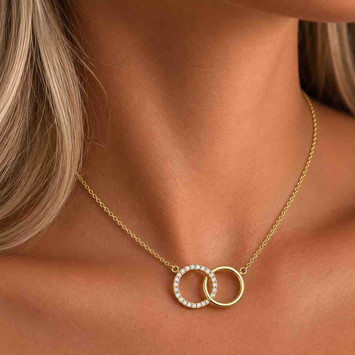 interlocking diamond circle necklace