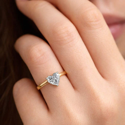 Its refined look makes it suitable as an engagement ring, promise ring, anniversary gift, or meaningful jewelry piece for special occasions.