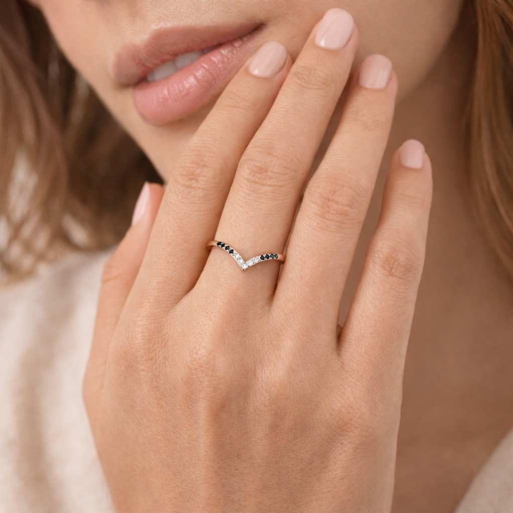 Curved Wedding Band, Vintage Style Band For Women, Round Cut Black CZ Diamond And White CZ Diamond Band, Filigree Band, 925 Silver Band

