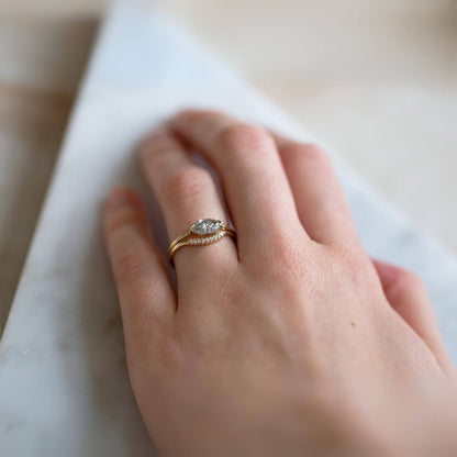 Minimalist Band, Gold Chevron Ring