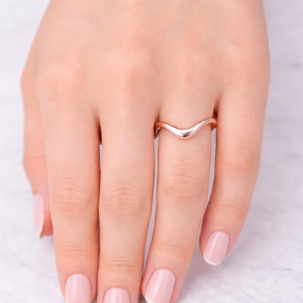 modern v shape contour wedding band