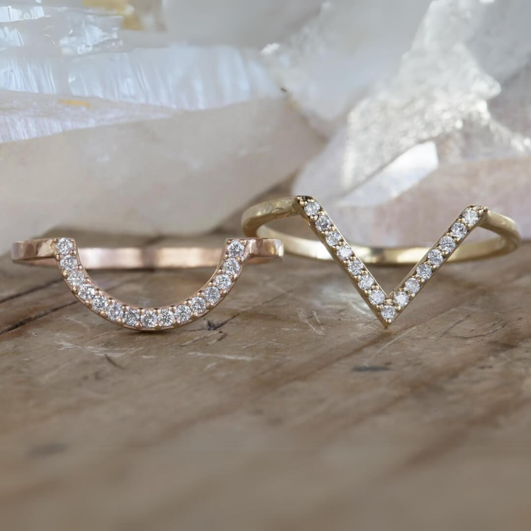 Multi Shape Round Cut Eco-Friendly Diamond Curved Wedding Band