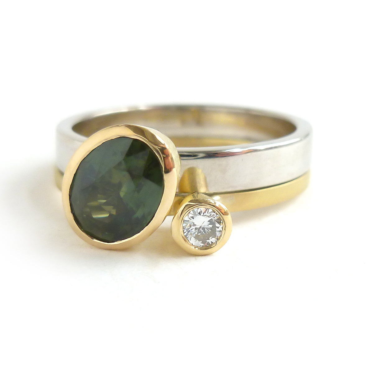 Oval_Cut_Diamond_Ring