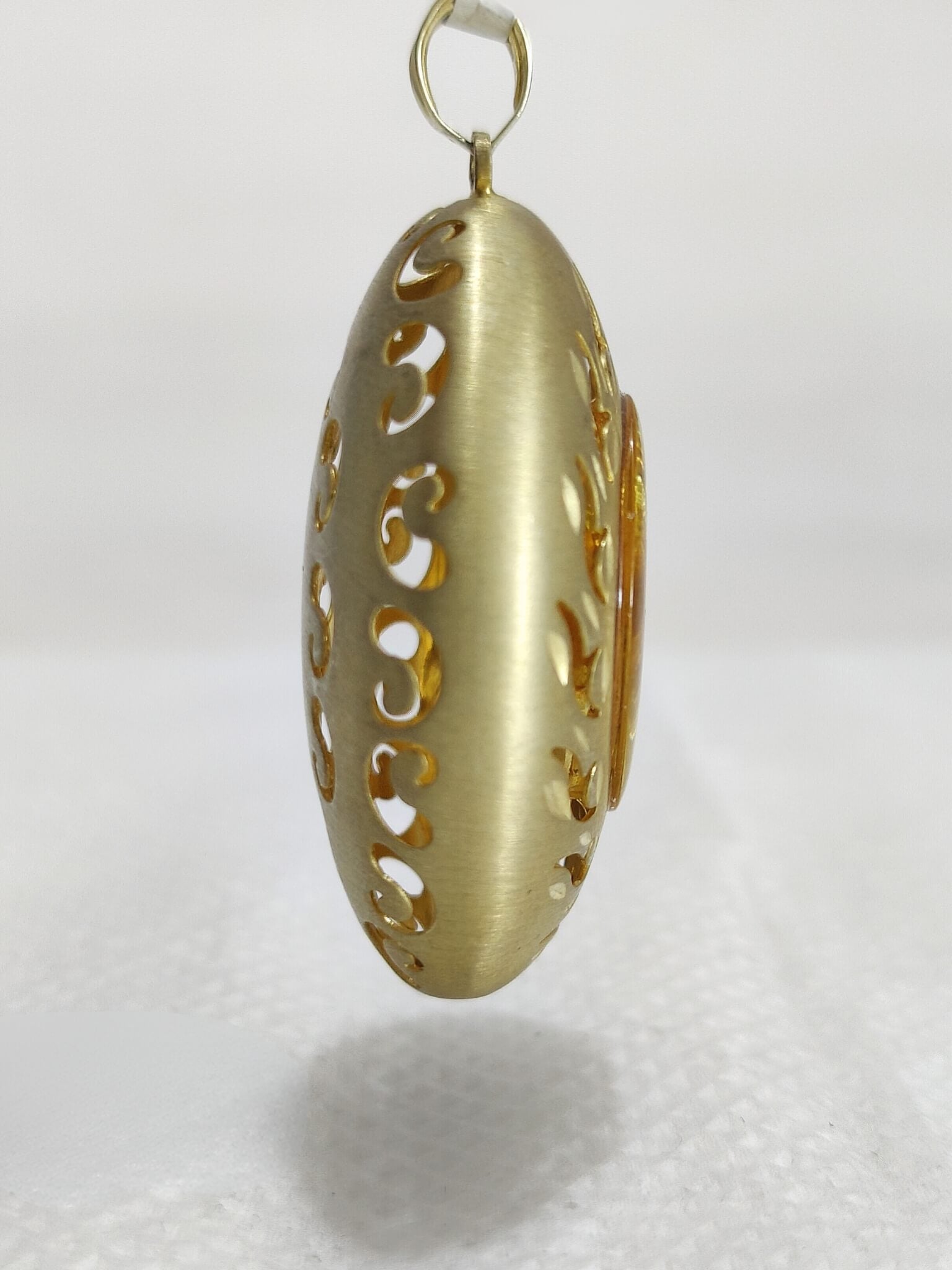 Oval Shape Gold Pendant Charms 