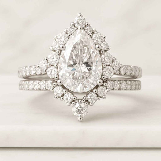 Pear Cut Lab Grown Diamond Solitaire Accent Ring Round Cut CVD Diamond Engagement Ring