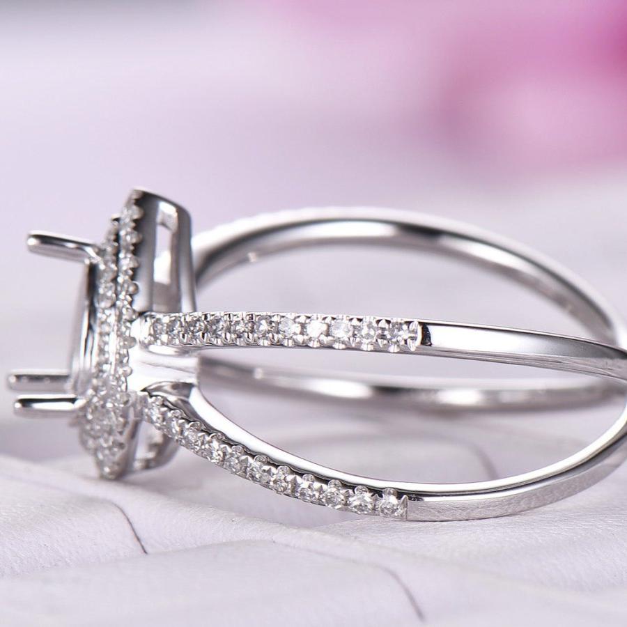 Pear Shape Semi Mount Ring in 14K Gold
