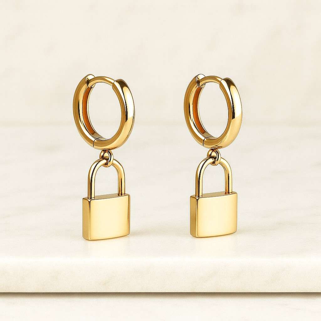 Personalized 18K Gold Name Bracelet for Women