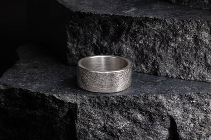 Plain_Simple_Wedding_Band_Ring_c2f73631-8b82-453d-adee-7c1512ecd080