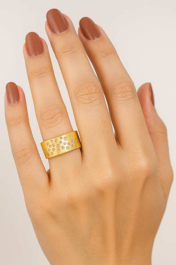 Prong Round Engagement Ring in 14k Solid Gold