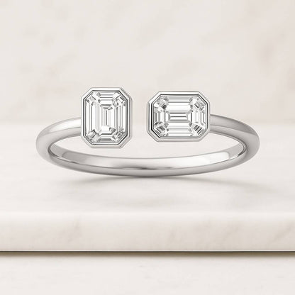 Proposal Ring Minimalist Ring Promise Ring IGI Certified Toi Et Moi Engagement Ring Emerald Ring Anniversary Ring Moissanite Toi et Moi Ring