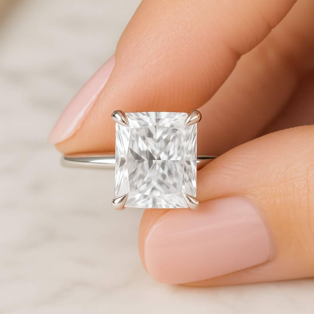 Radiant Cut Lab Grown E Colour VVS2 IGI Certification Diamond Ring