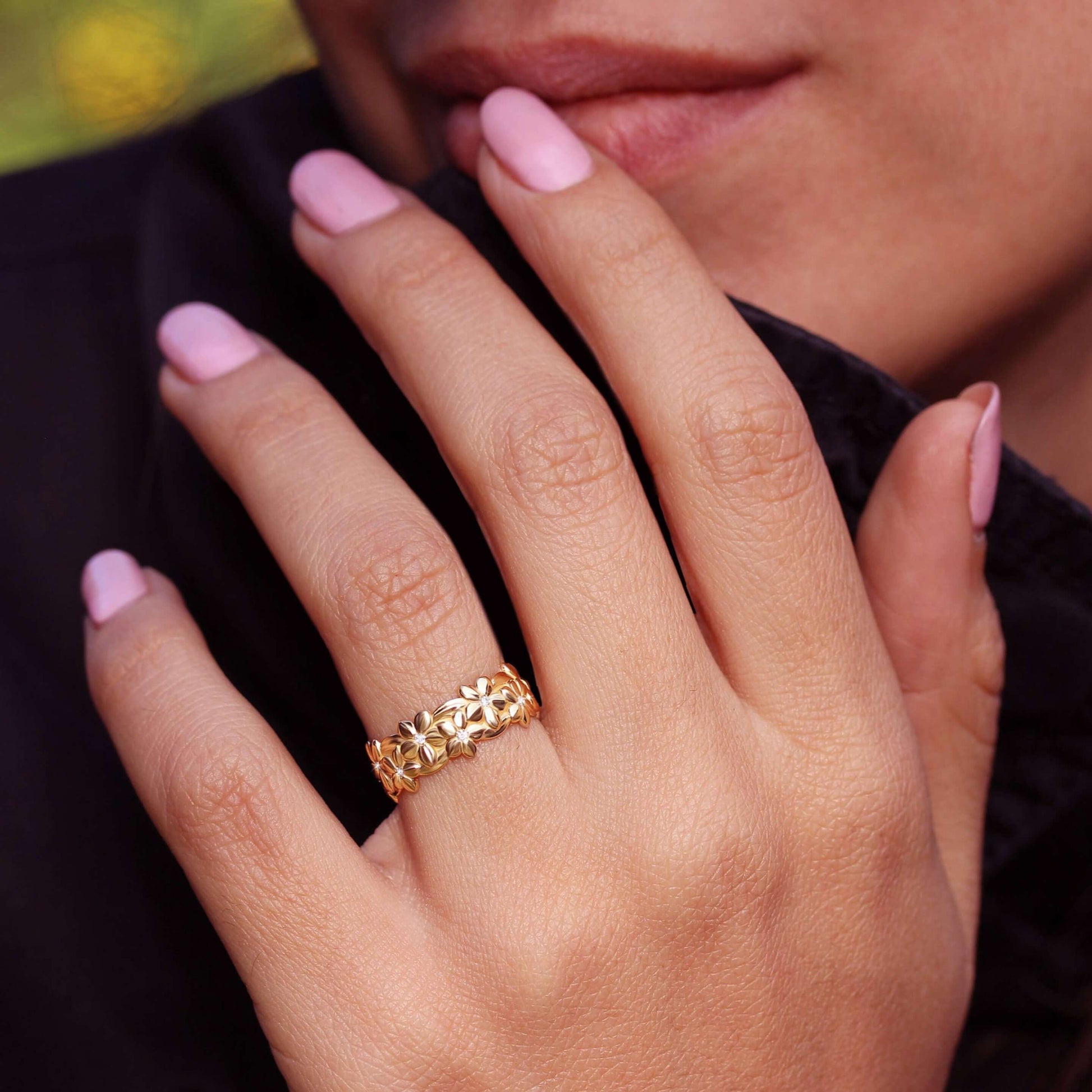 Round Cut Diamond Floral  Statement Band