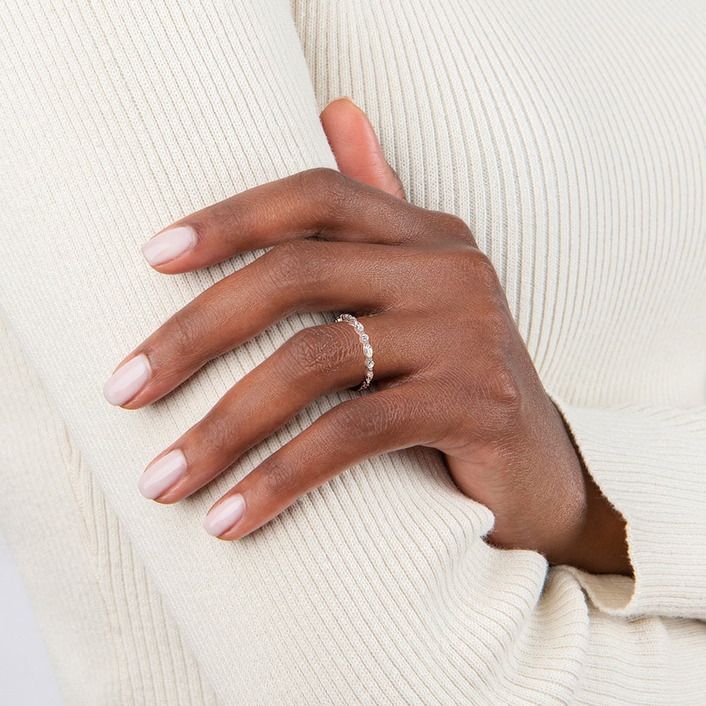 Round_Diamond_Ring_For_Her