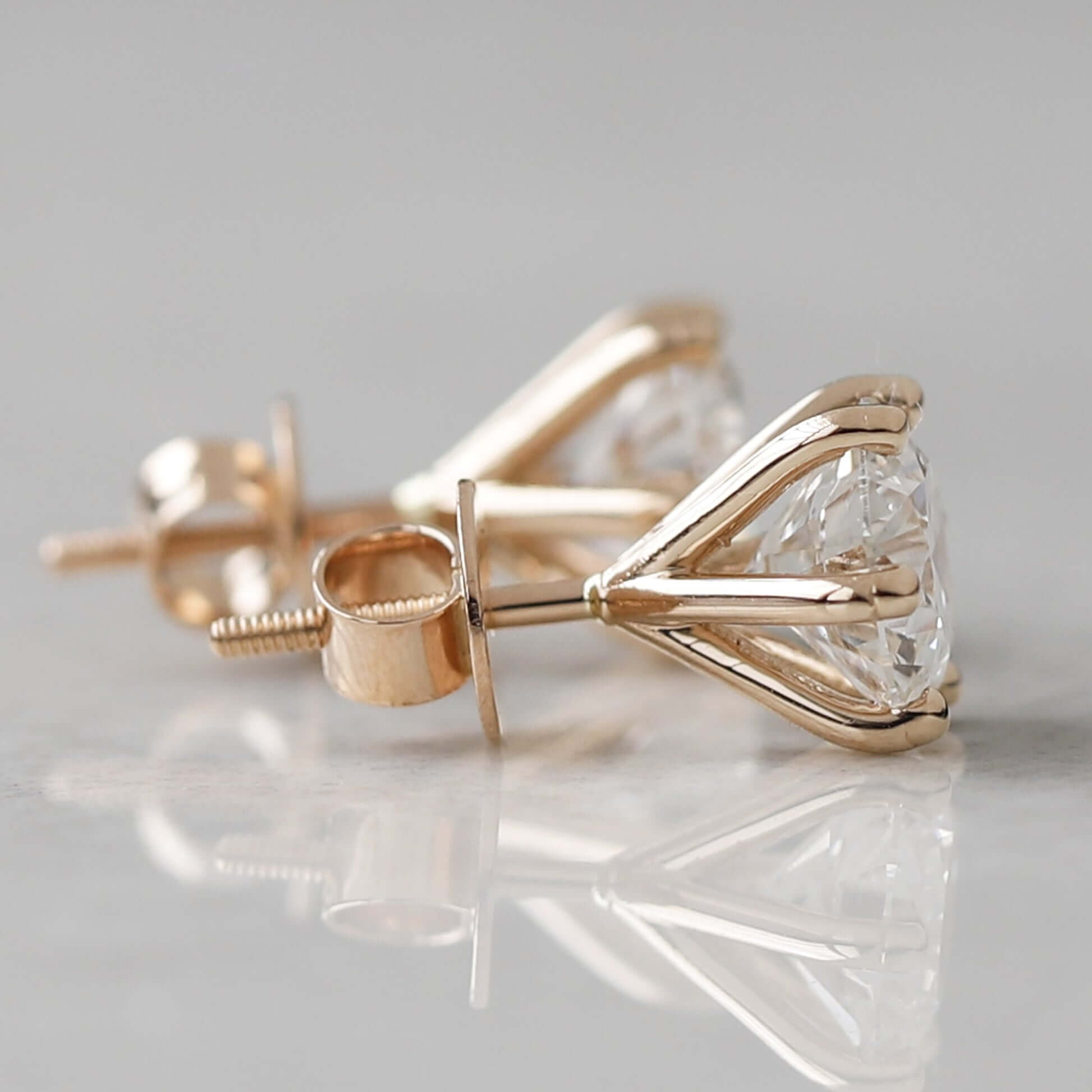 Round Diamond Stud Earrings