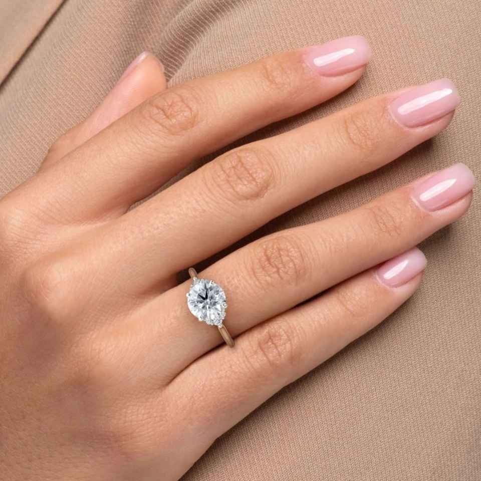 Round Diamond Wedding Ring