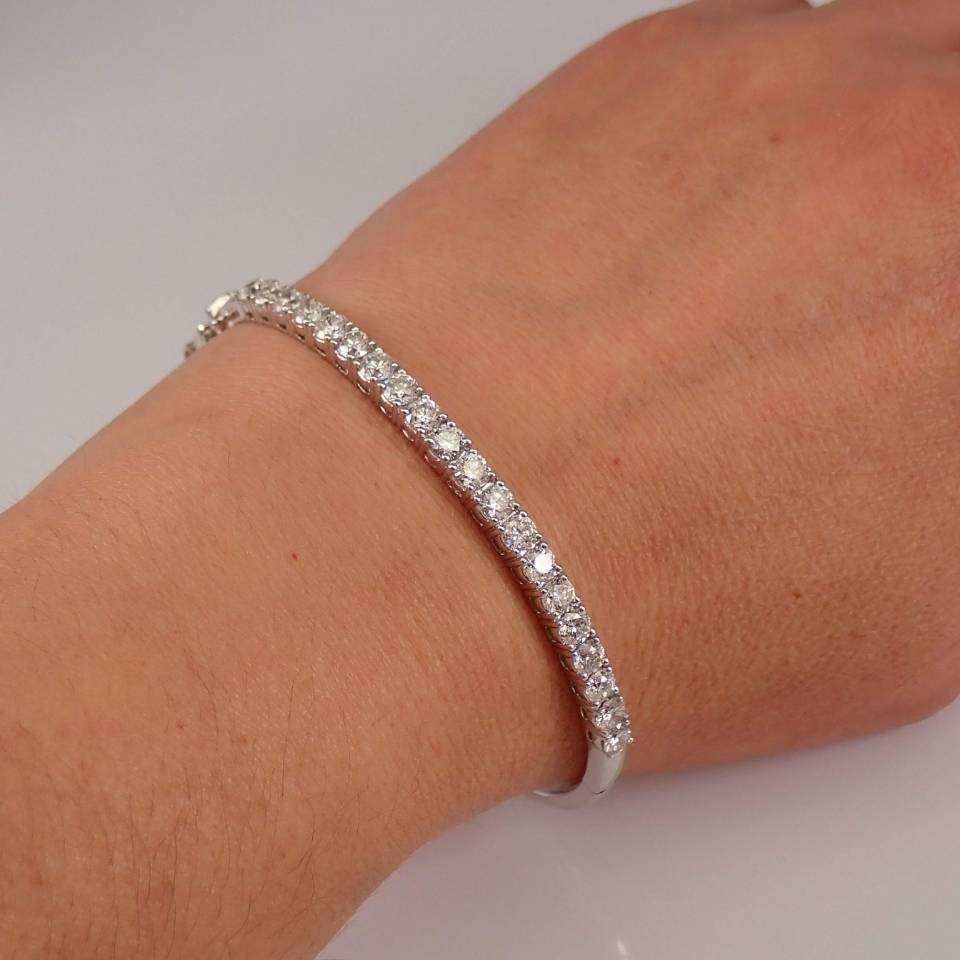 Round Diamond Women Bracelet