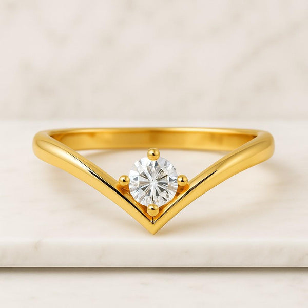 Round Lab Grown Diamond Curved Ring Sustainable Wedding Band for Women Lab Create Diamond Band Ring, Anniversary Gift for Wife Chevron Ring Eco-Friendly Diamond Ring for Mom 