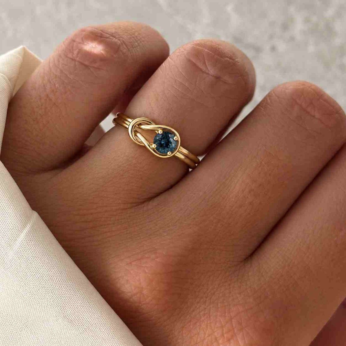 Round London Blue Topaz Ring, 925 Silver Leaf Solitaire Engagement Ring
