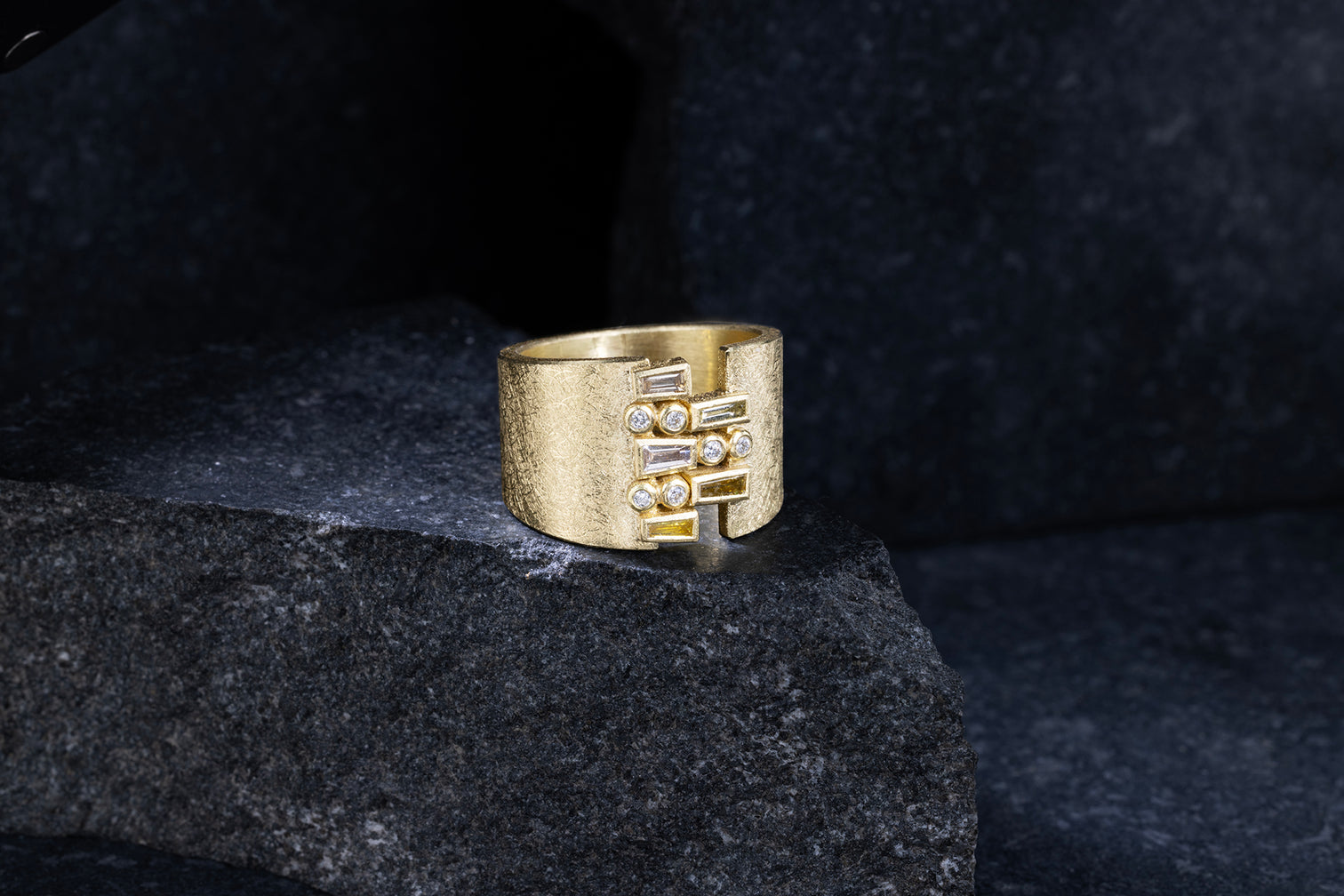 Round_Real_Men_s_Ring