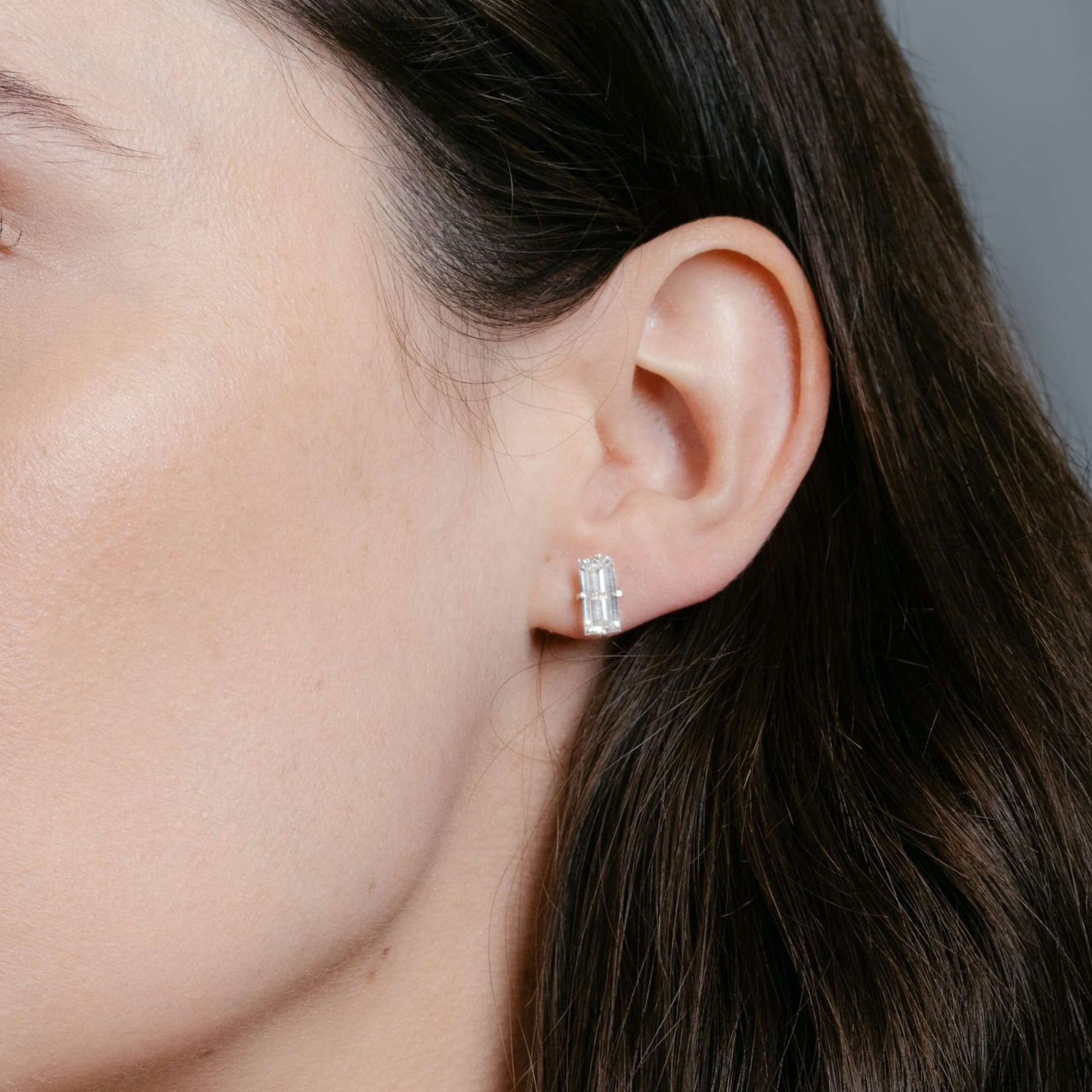 STUD EARRINGS, Baguette Diamond