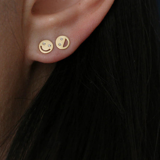 Smiley_face_Stud_Earring