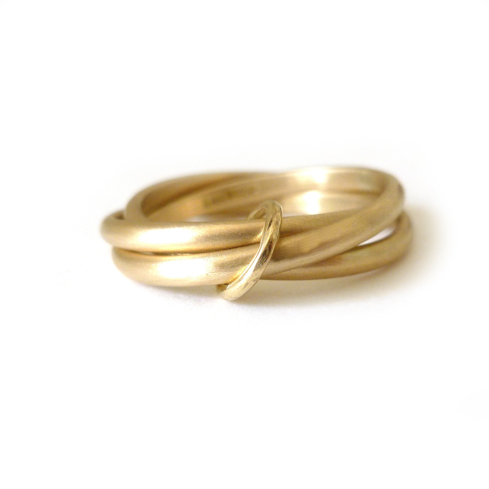 Heavy Fit Yellow Gold Link Connected Ring – Luxurian Jewels