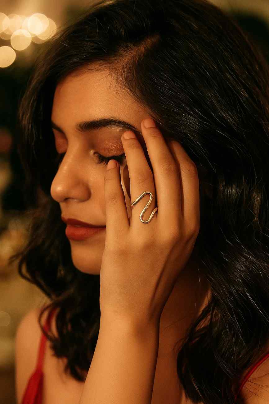 Solid White Gold Vanki Ring (2)