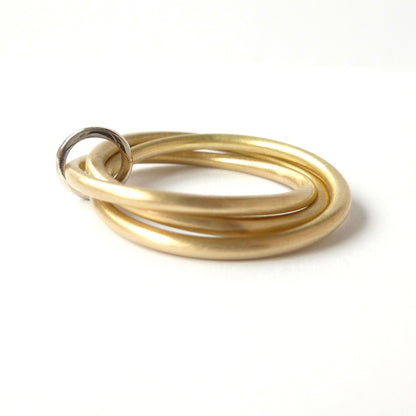 Solid_Yellow_Gold