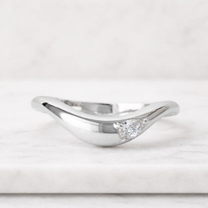Teardrop Diamond Curve Band 