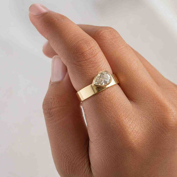 Toi Et Moi Engagement Ring, Emerald and Pear Lab Grown Diamond Ring, E-F VVS2 Certified Diamond Ring, Promise Ring For Her, Proposal Ring
