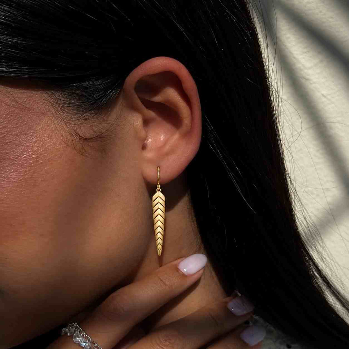 Twisted Huggie Hoop Earrings – 18K Gold Plated Brass • Trendy Design
