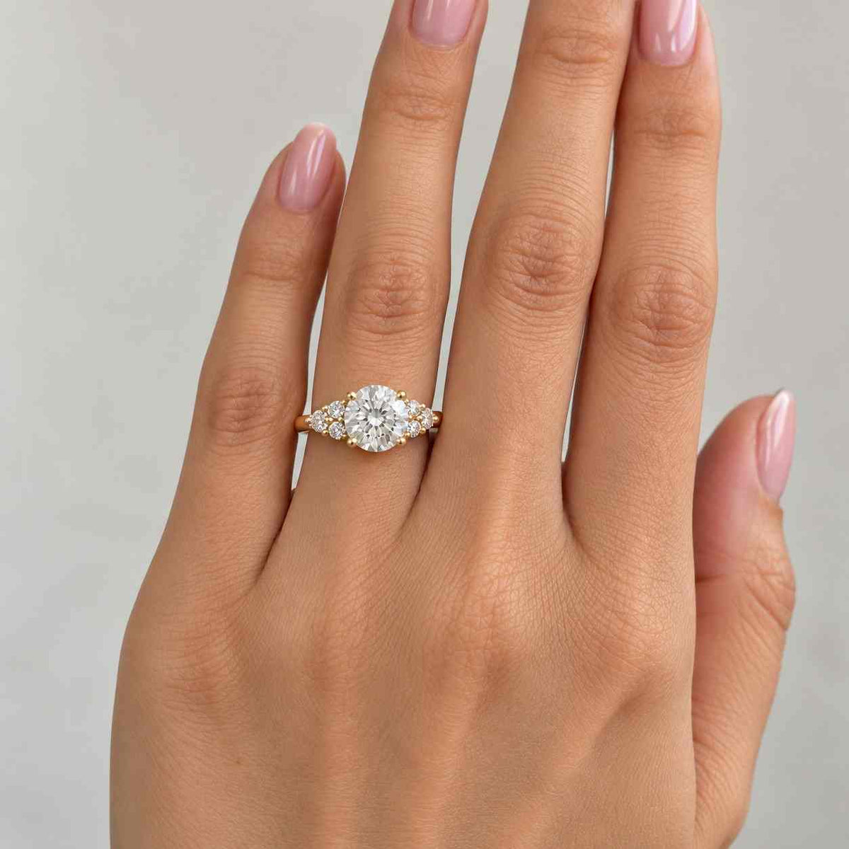 unique anniversary gift round side stones with miligrain perfect gift