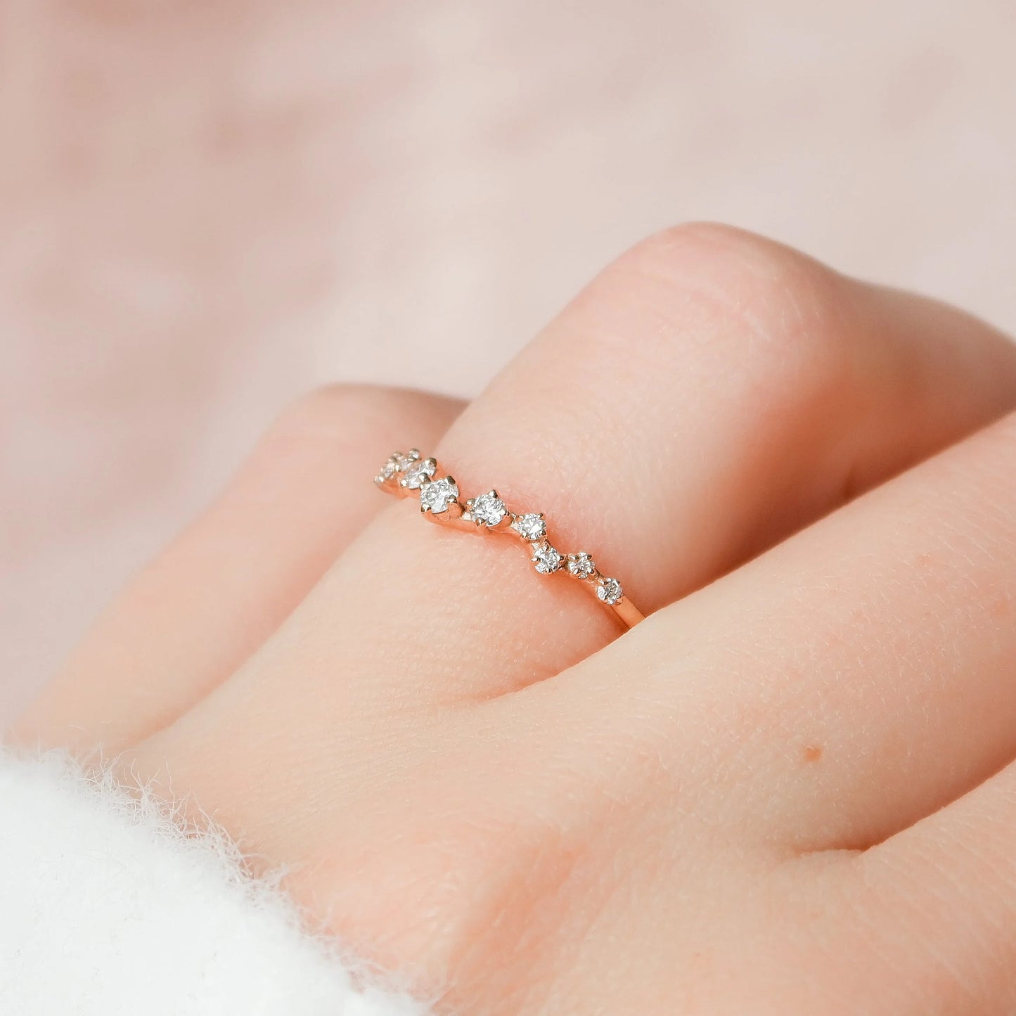 v shape curved wedding band