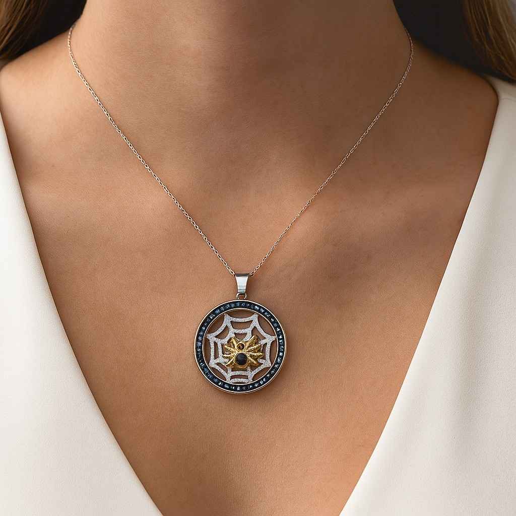 Vintage Necklace Spider Box Chain Silver Tone Metal Red Gem Spider Pendant Ladies Jewelry Spider Web Diamond Pendant