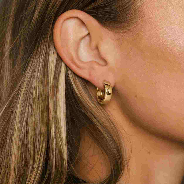 Vintage Oval 9ct Gold Creole Hoop Earrings. 27mm Earrings.
