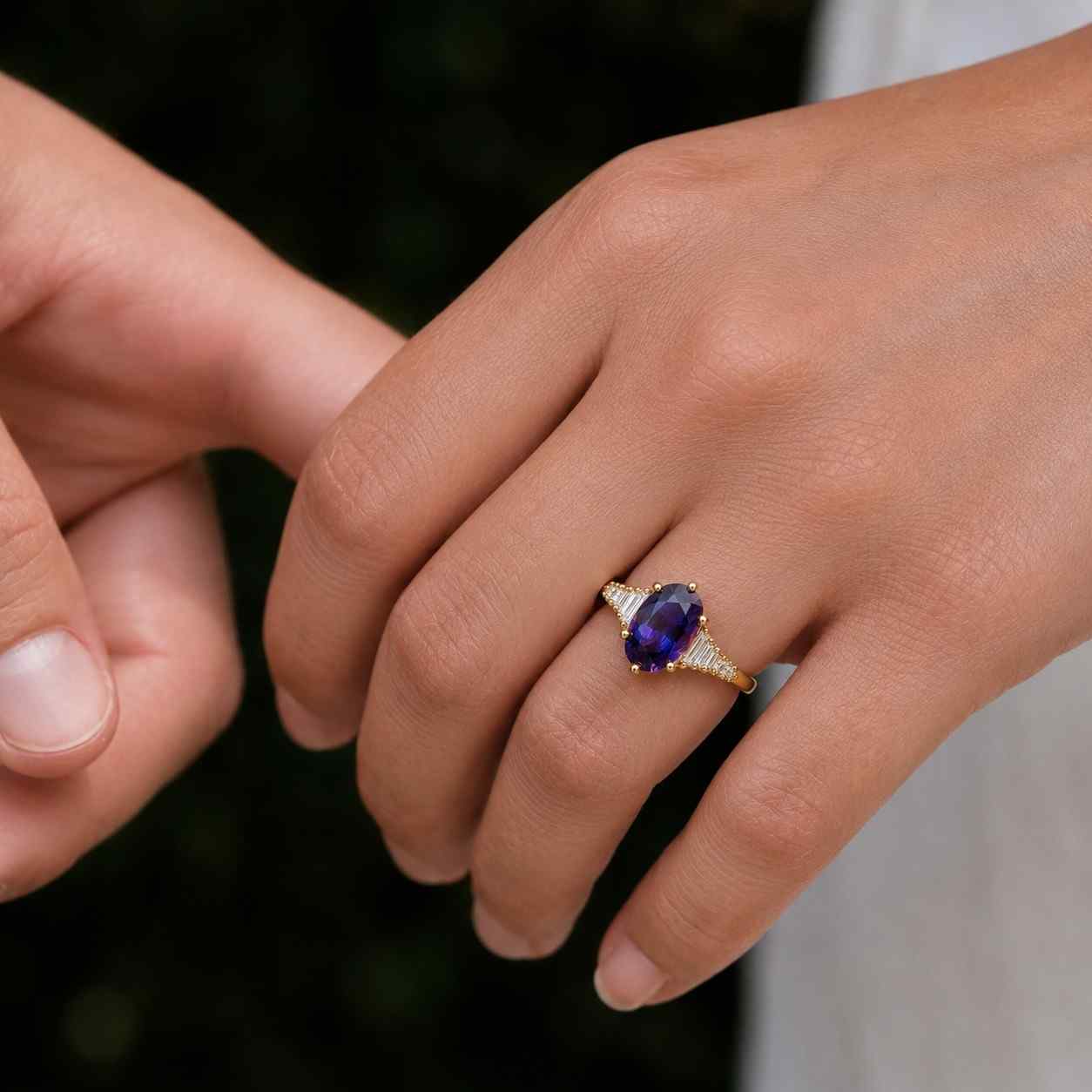 Vintage Oval Blue Sapphire Ring 925 Sterling Silver with Moissanite Accent