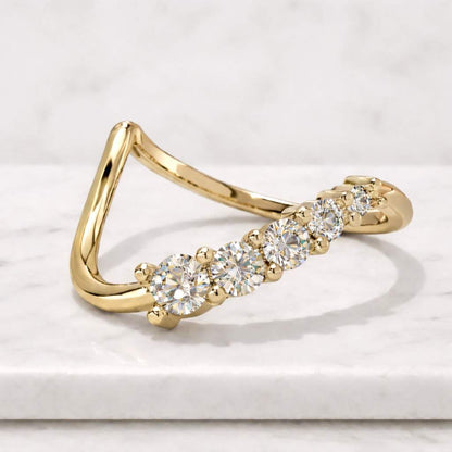 Vintage Round Diamond Curved Wedding Band