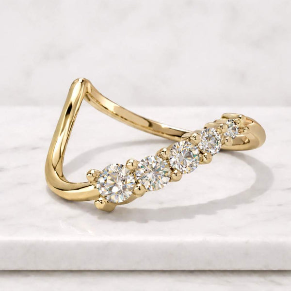 Vintage Round Diamond Curved Wedding Band