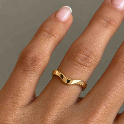 Vintage Round Diamond Curved Wedding Band, 14K Yellow Gold Promise Ring, Delicate Chevron Stacking Ring, Unique Moissanite Anniversary Ring

