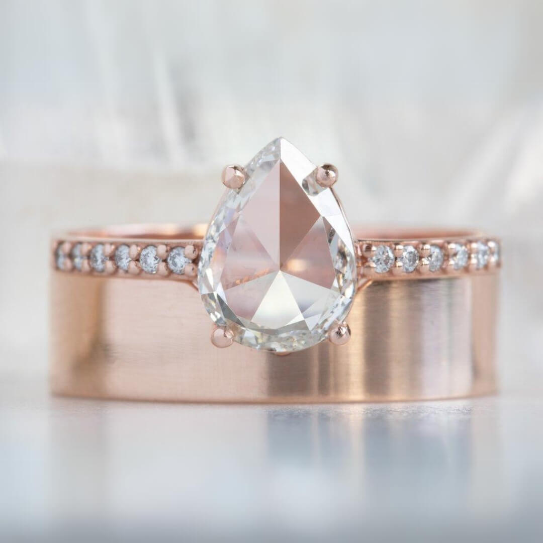 Womens Contoured Shape Band