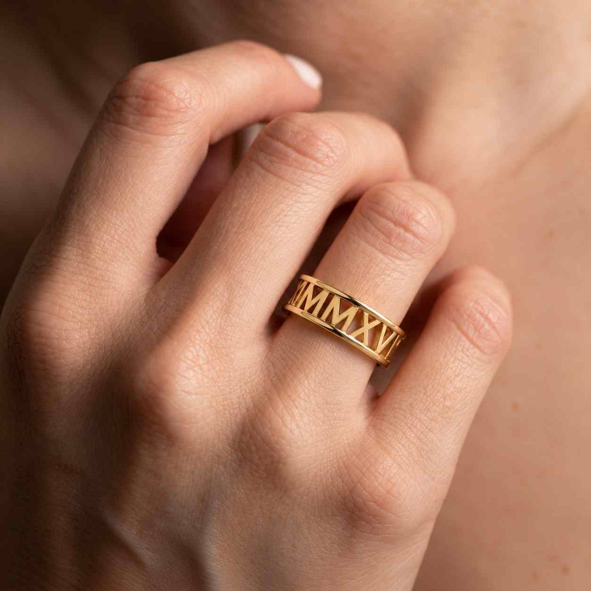 women's roman numeral ring • 14k solid gold roman numeral date ring • personalized milestone jewelry • custom roman numeral wedding band
