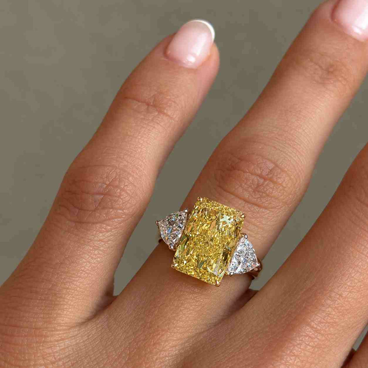 yellow radiant lab grown diamond ring 4.02ct, trapezoid & pear diamond ring, igi certified, gold statement ring, luxury bridal gift for her
