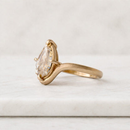 anniversary ring everyday ring feminine ring chic ring stylish ring minimalist ring dainty ring stackable ring contour ring wishbone ring